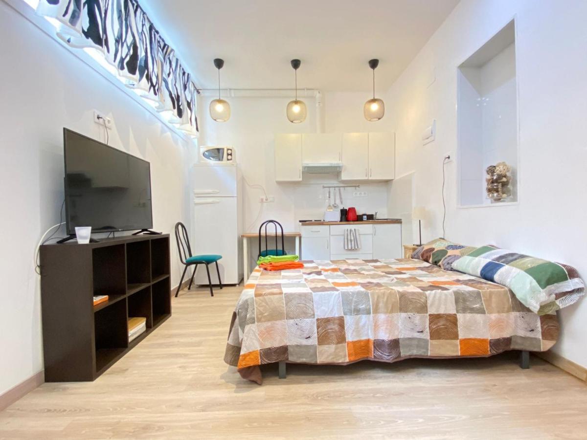 Homestay Herminiopuertas Madrid Bagian luar foto