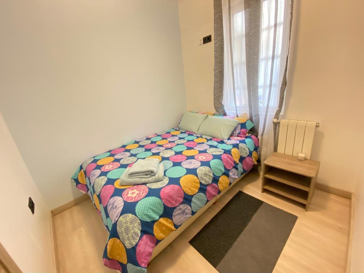 Homestay Herminiopuertas Madrid Bagian luar foto