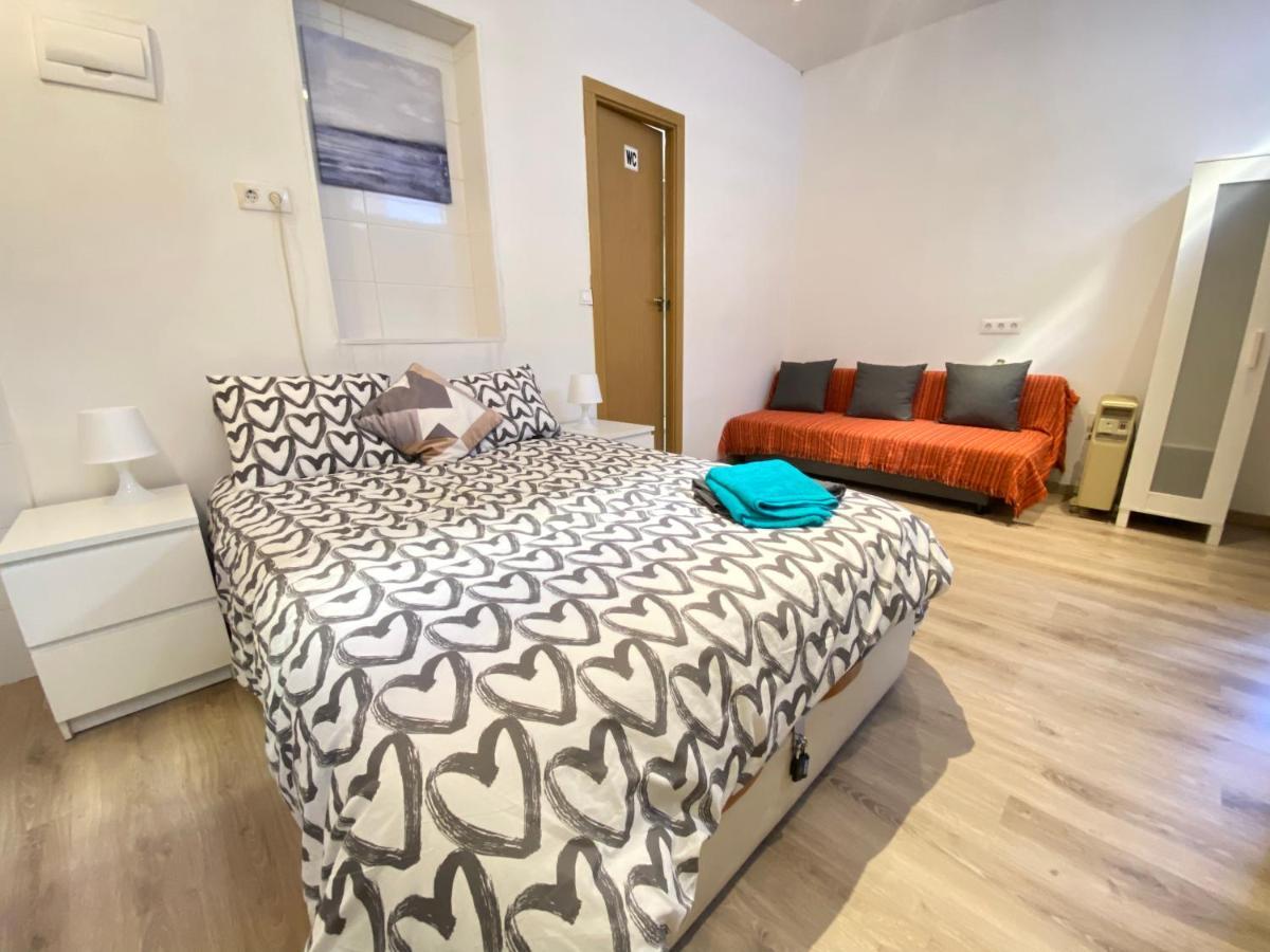 Homestay Herminiopuertas Madrid Bagian luar foto